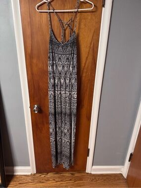 Buttery Soft American Eagle Outfitters Black and White Patterned Maxi Dress